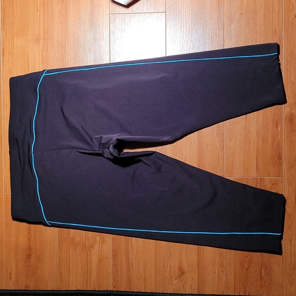 ELIZA AUDLEY CROP LEGGINGS - Picture 3 of 3